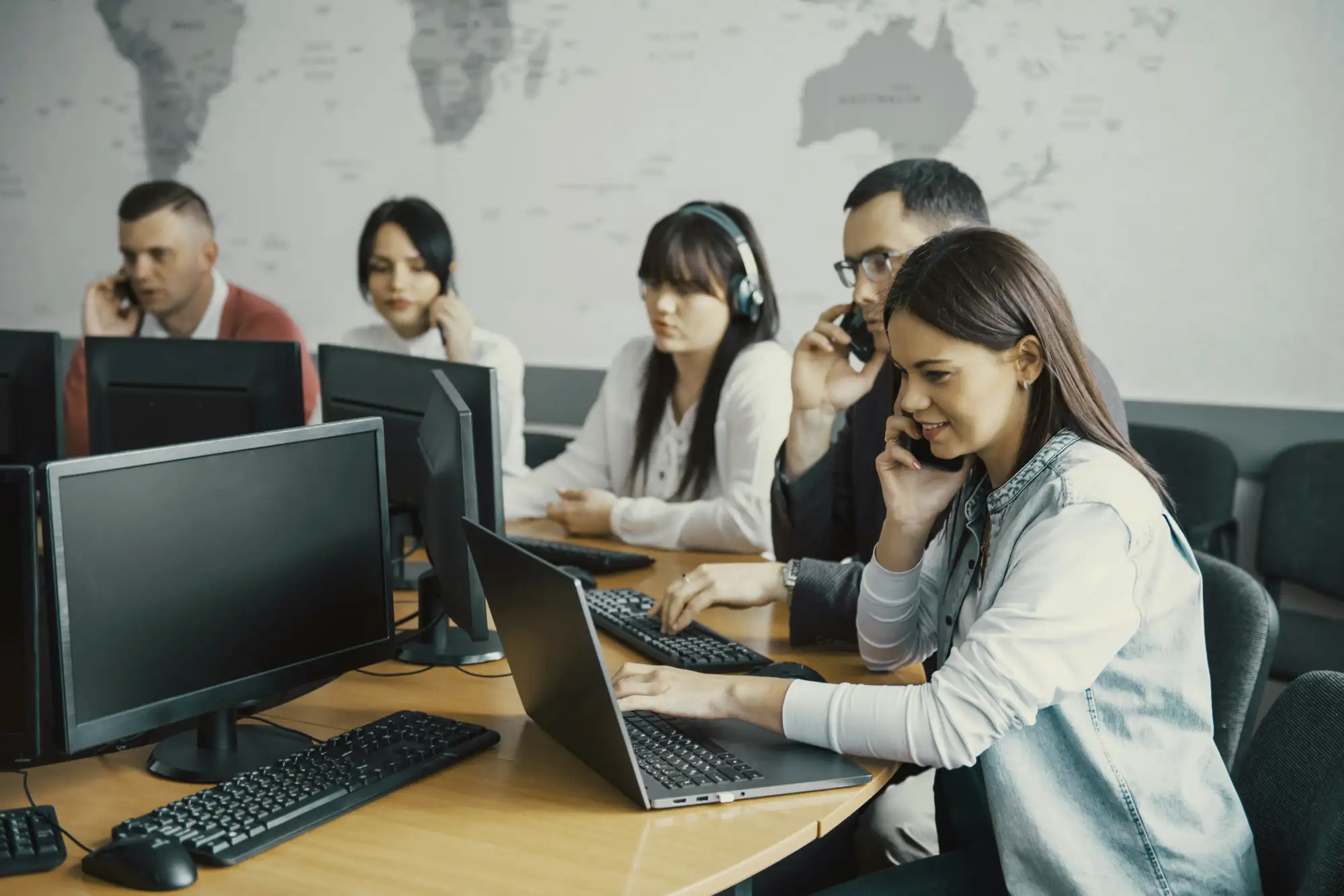 8 Reasons to Consider Renting PCs for BPO Operations